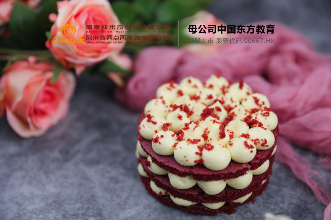 学蛋糕烘焙哪个学校好